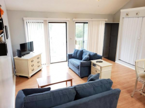 2 miles to the beach and remodeled! Golf Colony 2H